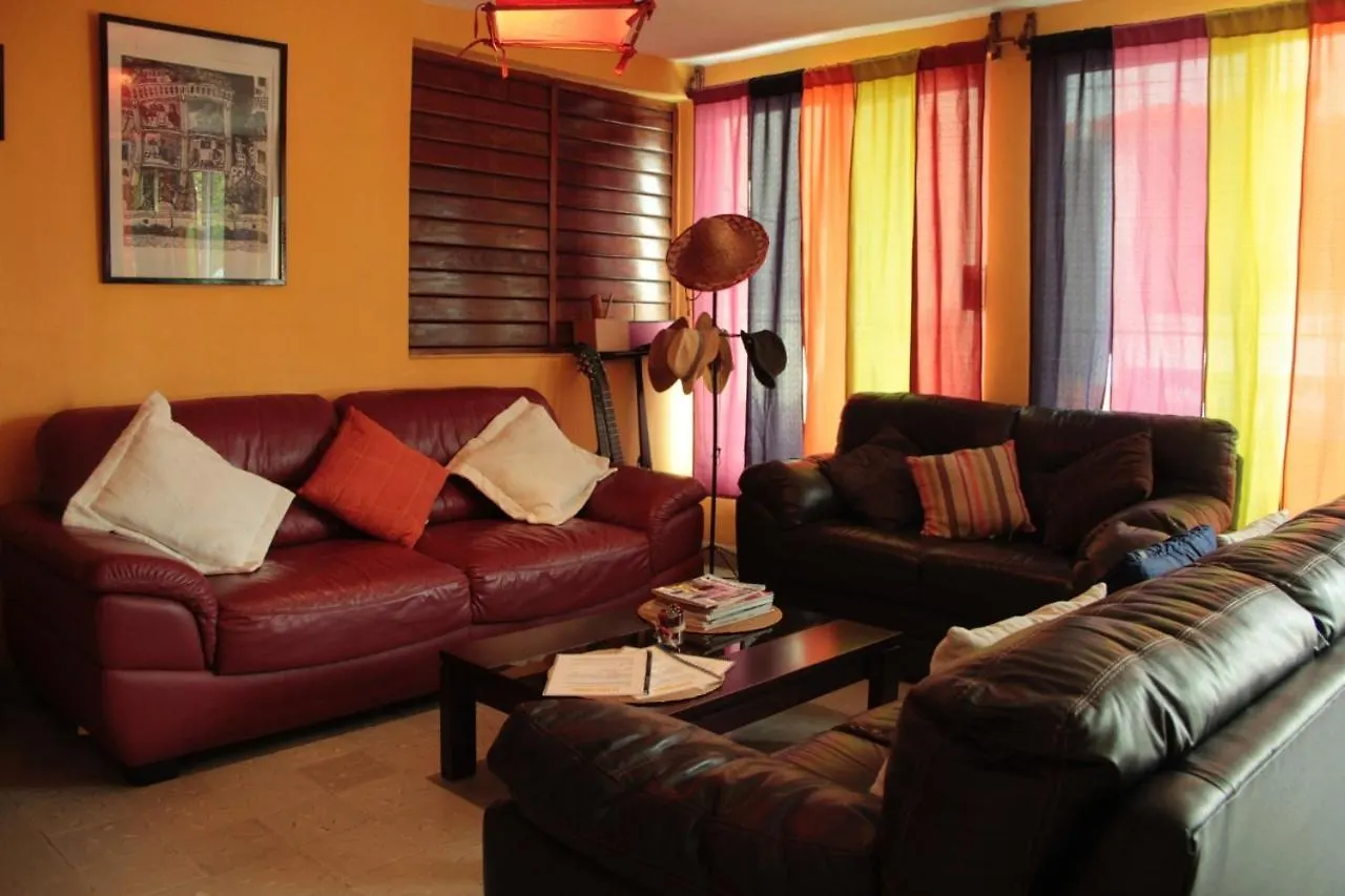 La Casa Naranja Hotel Isla Mujeres Pensión
